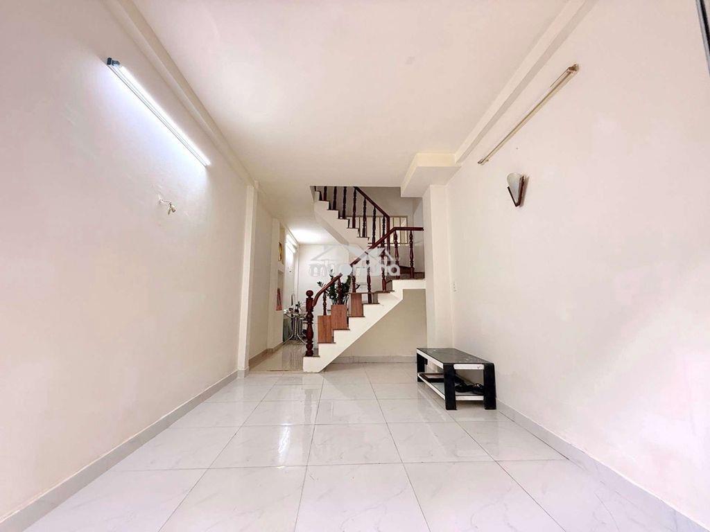 Bán nhà 2 tầng ở p11 - 31m² - nhỉnh 3 tỷ  - 2