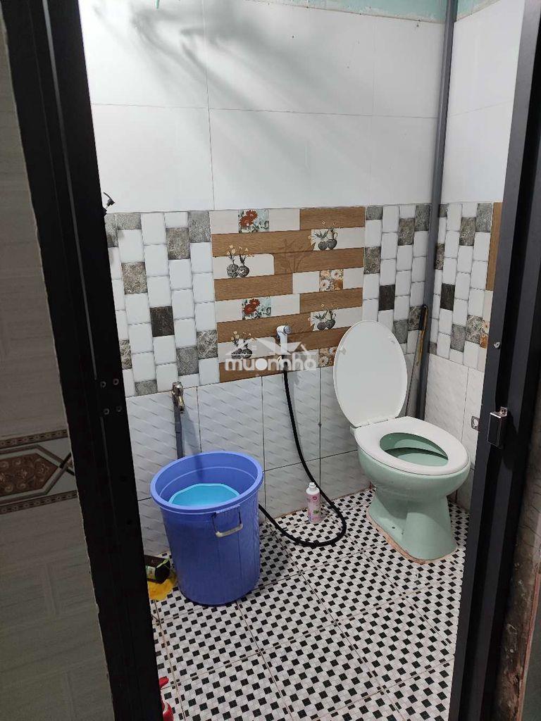 Pass phòng 25m2 sẵn máy lạnh phạm hùng, bc - 2