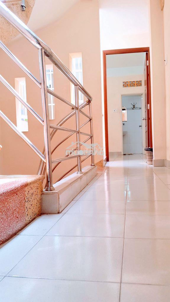 Cho thuê phòng trọ 18m² ngay trung tâm q3