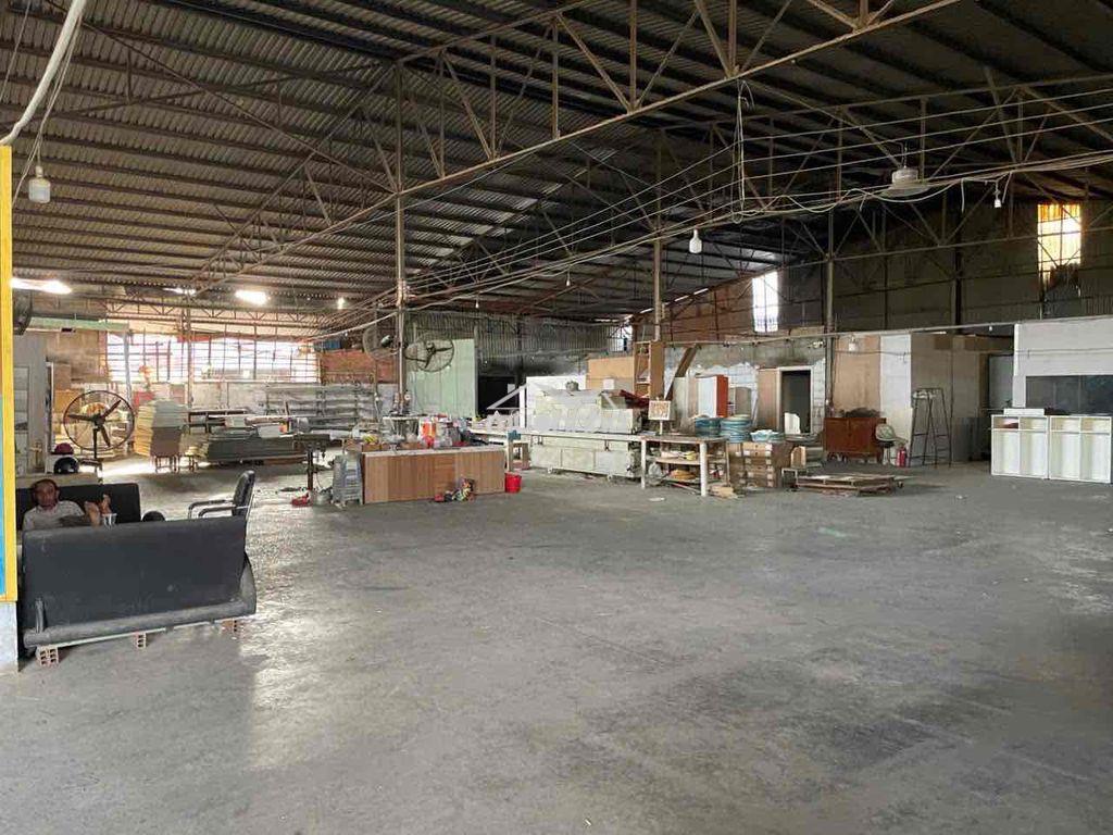 Cho thuê kho/xưởng dĩ an – tp.hcm diện tích: 1.000m² 	●	điện: 3 pha - 2