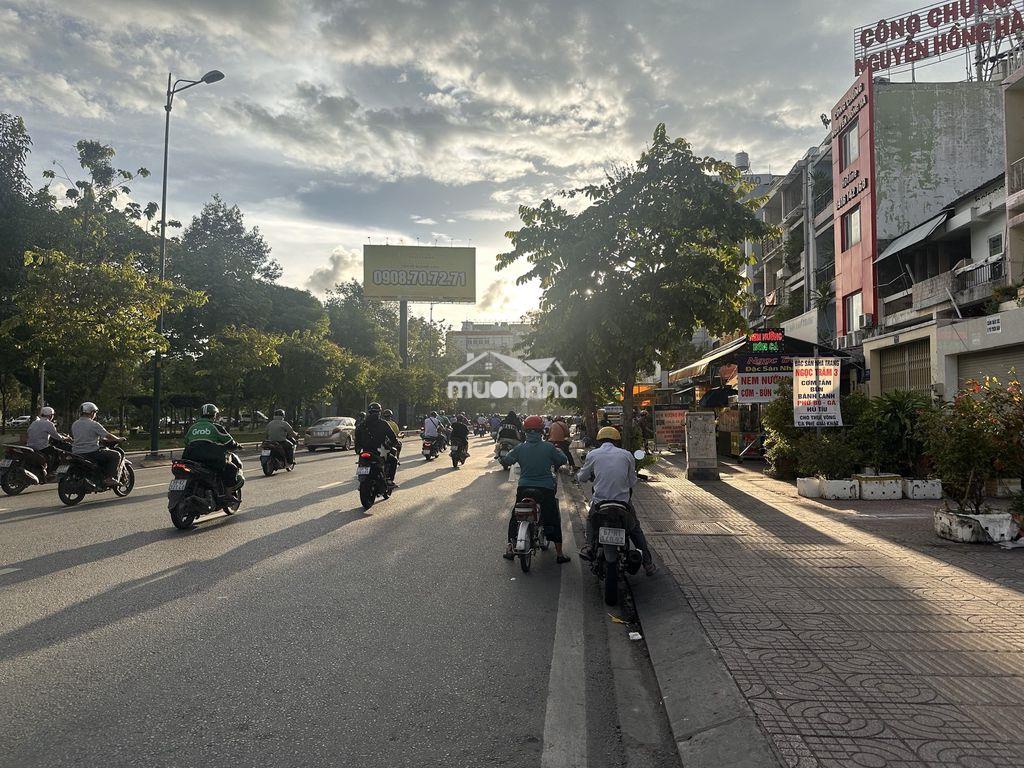 Cho thuê nguyên căn 3 lầu mặt tiền bạch đằng. 4x23, 3 lầu, 40tr/tháng - 3