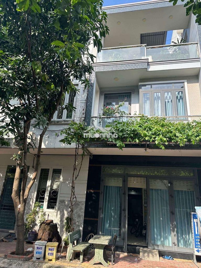 Nhà 2 lầu gần bệnh viện dĩ an 