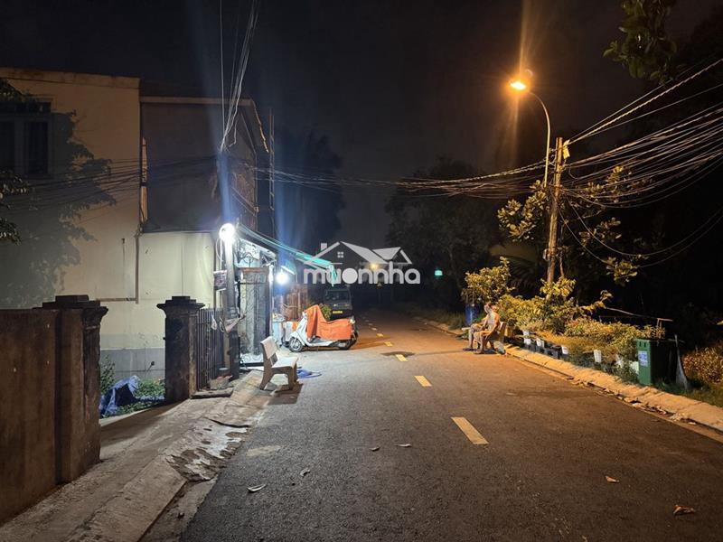Nhà 2 tầng cứng cáp ở ngay - dtsd 50m - 2pn