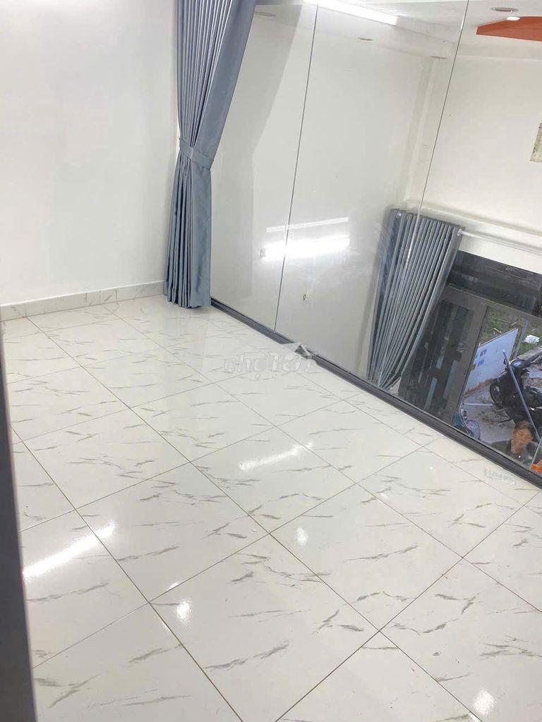 Bán nhà tặng xe 