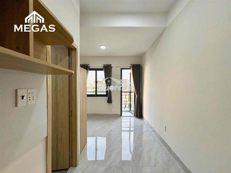 Căn hộ dịch vụ ban công quận 7 full nội thất mới xây