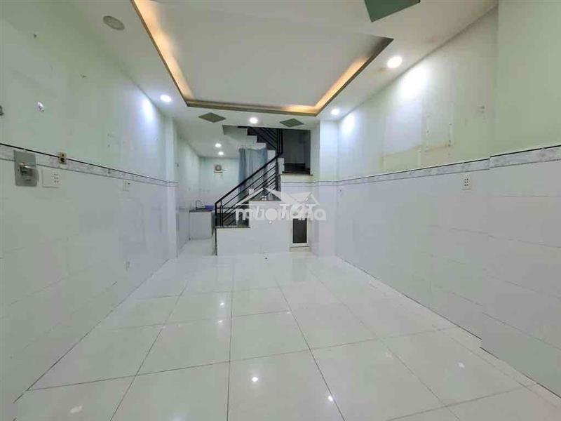 Nhà trệt 2 lầu 4pn 3wc, hẻm ba gác gần mt cmt8 q3, dt 4x9m