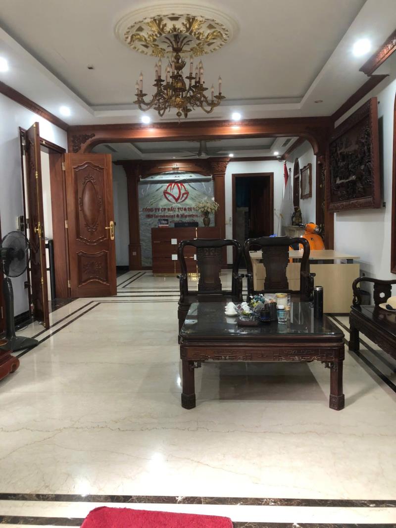 Cho thuê căn biệt thự 4 tầng thang máy ewro windown đông trù ! - 2