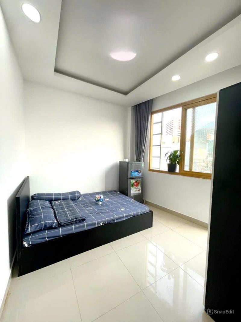 Phòng full nội thất, ban công siêu thoáng q3