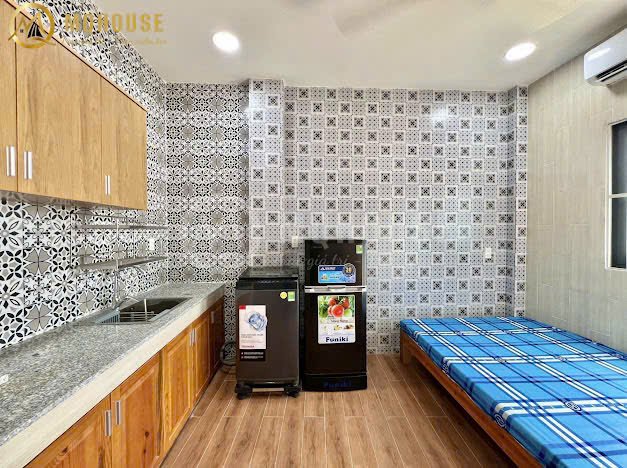 Căn hộ ban công mới toanh thang máy hầm xe ngay bà chiểu bình thạnh / máy giặt riêng - 4