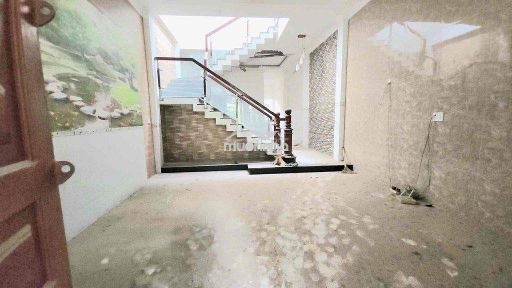 2 tỷ460 = 108,3m2 nhà trệt + lầu hẻm ô tô nhánh tân phước khánh 23, t - 2