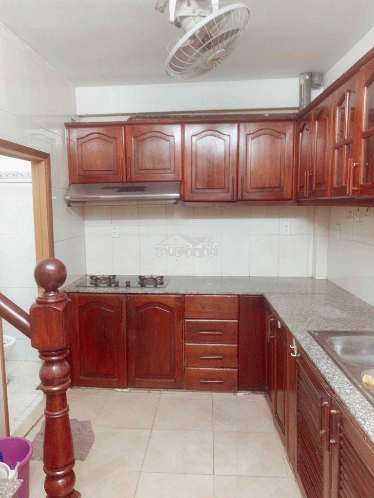 Nhà mới sơn sửa đường trường sa có 4pn- full máy lạnh - 15 triệu - 2