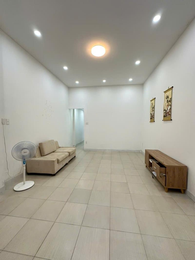Bán nhà đường trường sơn, gần sân bay ( 4.3 x 16m ) – 2 tầng đẹp- chỉ nhỉnh 7 tỷ - 2