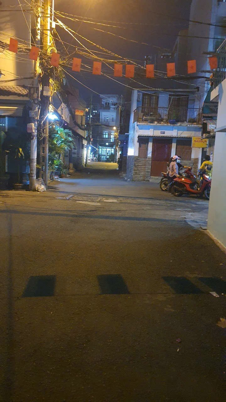 Cho thuê nhà nguyên căn riêng biệt, hẽm xe hơi, bà hom quận 6, gần vòng xoay phú lâm,  - 3