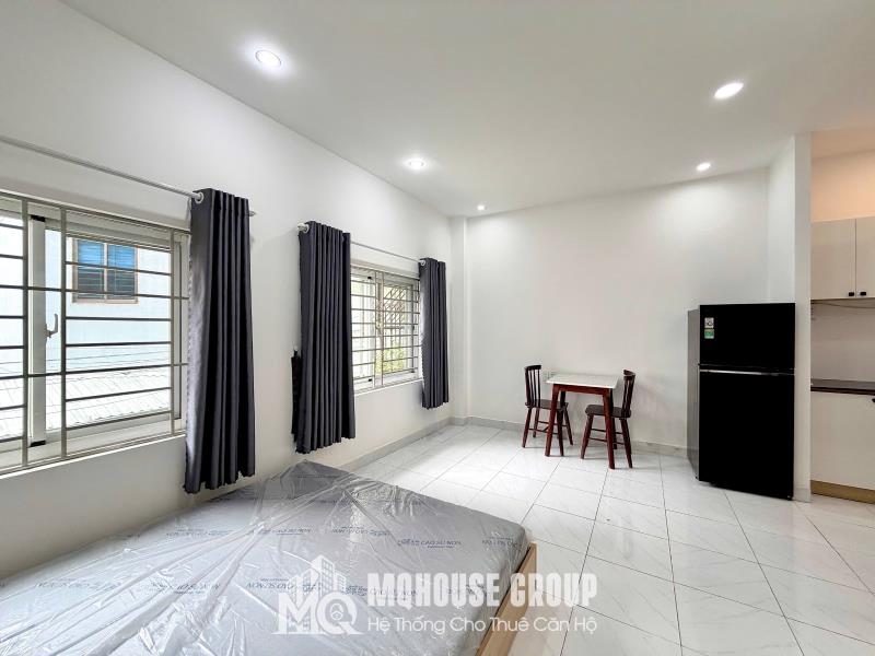 Studio cửa sổ lớn | full nội thất | - 3
