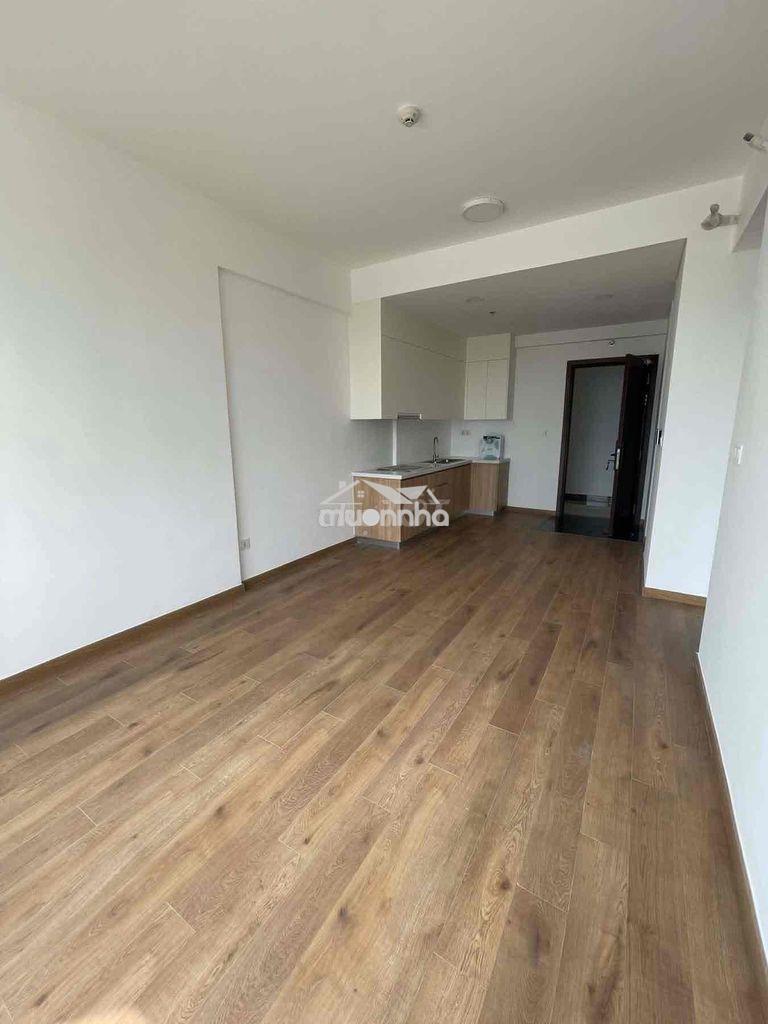 Cho thuê 2 pn,1 wc nhà trống có rèm giá 8.5tr/ tháng toà mp6