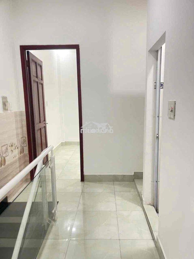 Bán nhà đường hà huy giáp, hẻm xe hơi,  dt 3x10m - 4