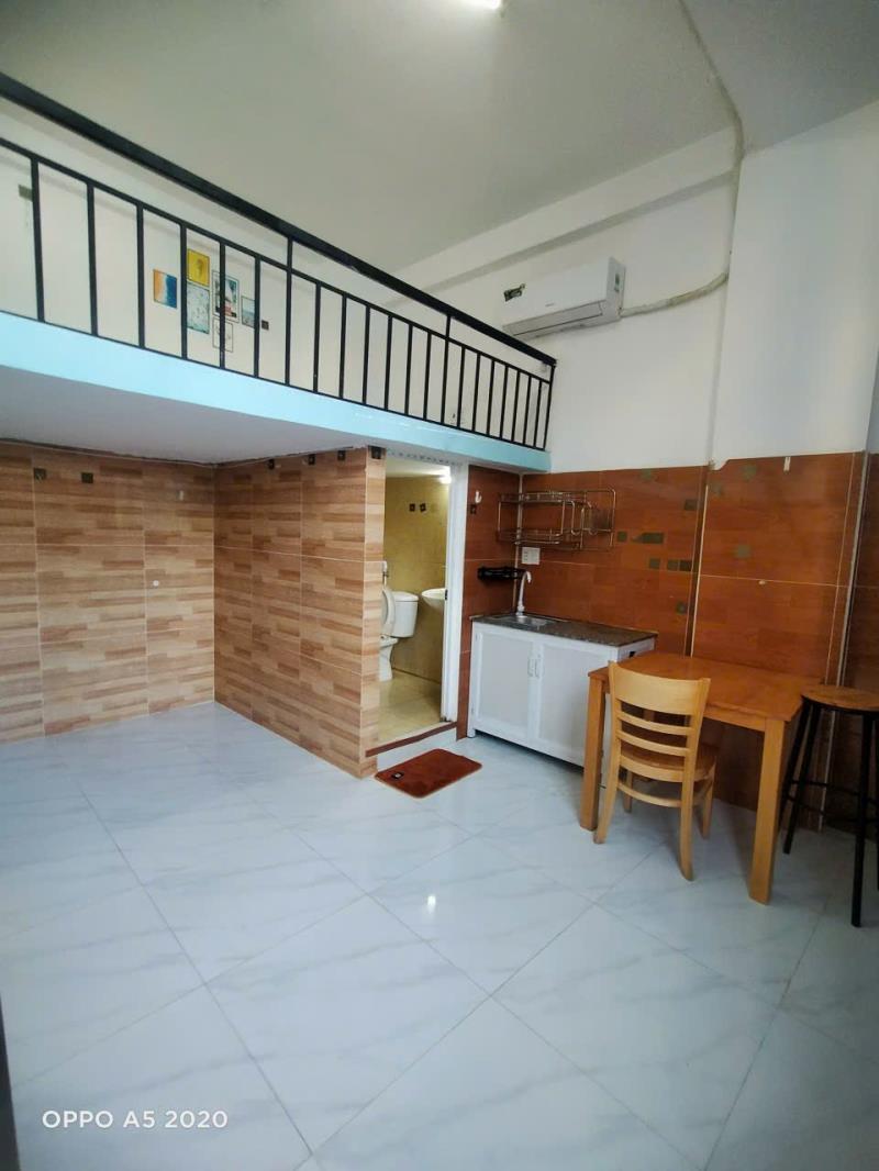  Cho thuê phòng trọ đẹp cửa sổ giá rẻ ngay vòng xoay lăng cha cả, gần sân bay tsn  - 2