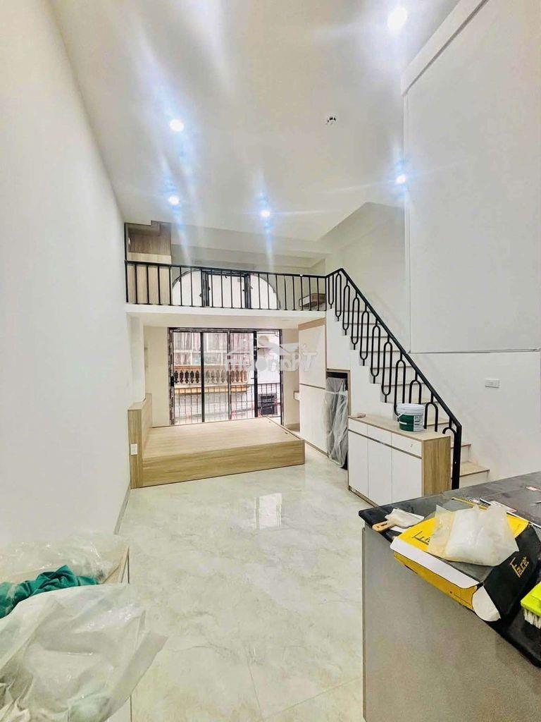 Duplex ban công ~35m2 - đi bộ qua đại học kinh tế ueh