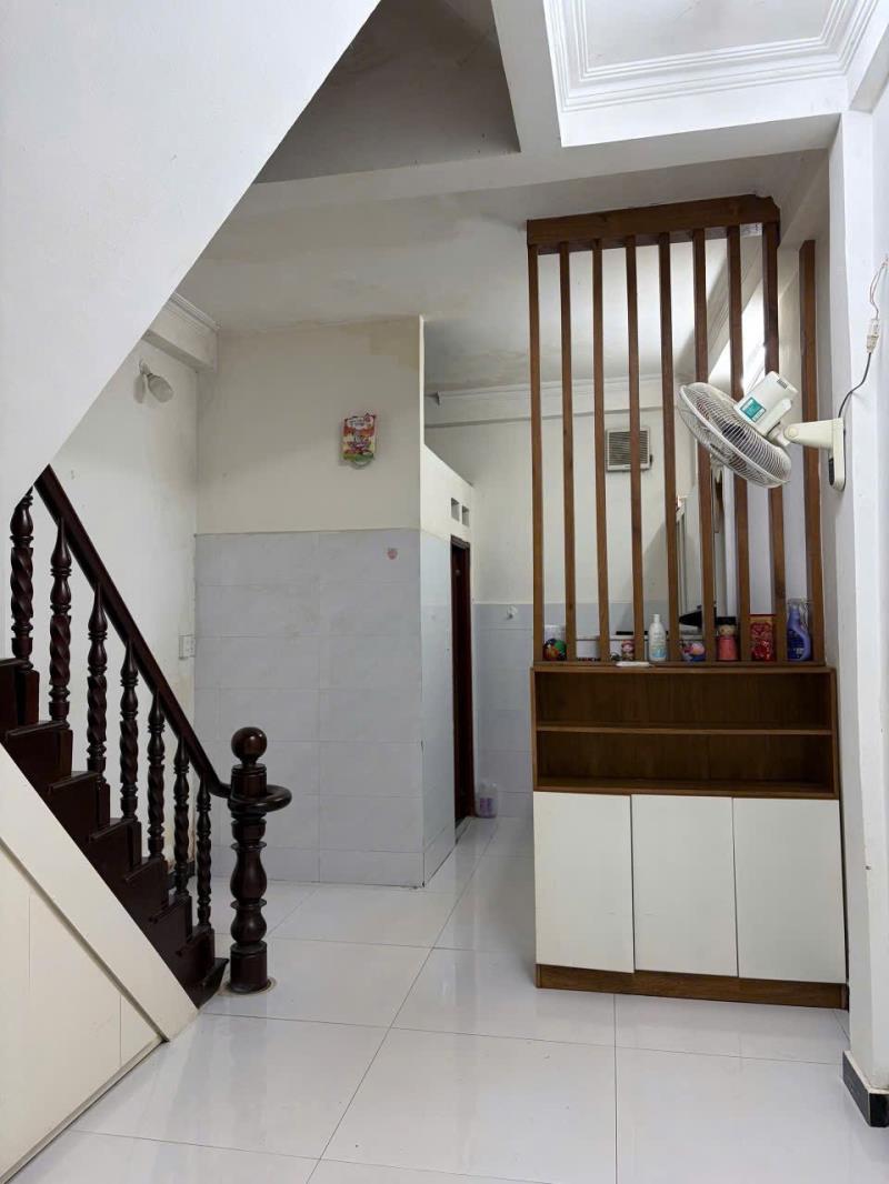 Nhà 1 trệt 2 lầu kiên cố hẻm xe vf3, khu an ninh cao - 4