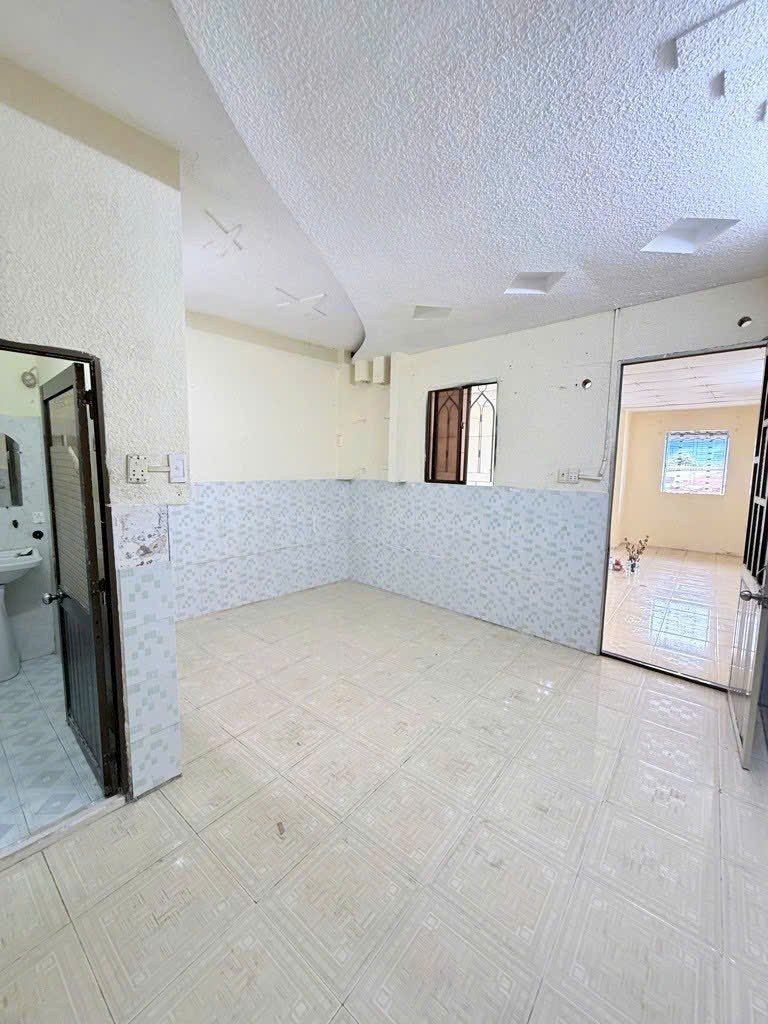 Tân hoá - vài bước chân ra mặt tiền- quận 6 - 3 tầng-(4,3m x 12m²)- 3 pn -  giá 4,x tỏi  sổ hồng, hoàn công đủ , lh nam  0868861039 - 3