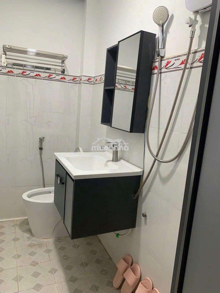 Cho thuê nhà nguyên căn 4 phòng ngủ 4 máy lạnh nhà mới sơn  - 2