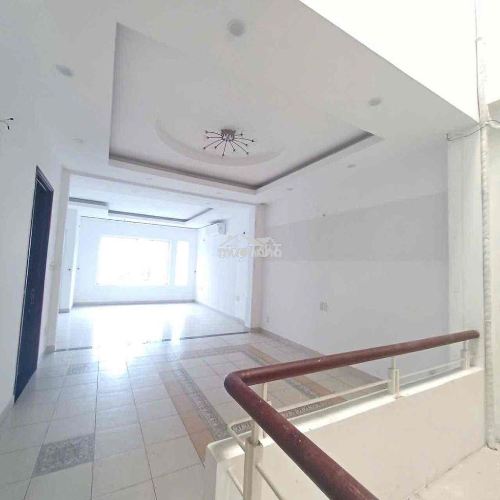 Cho thuê nhà phố mt phú mỹ hưng q7, trệt lửng 3 lầu 55 triệu/ tháng - 4