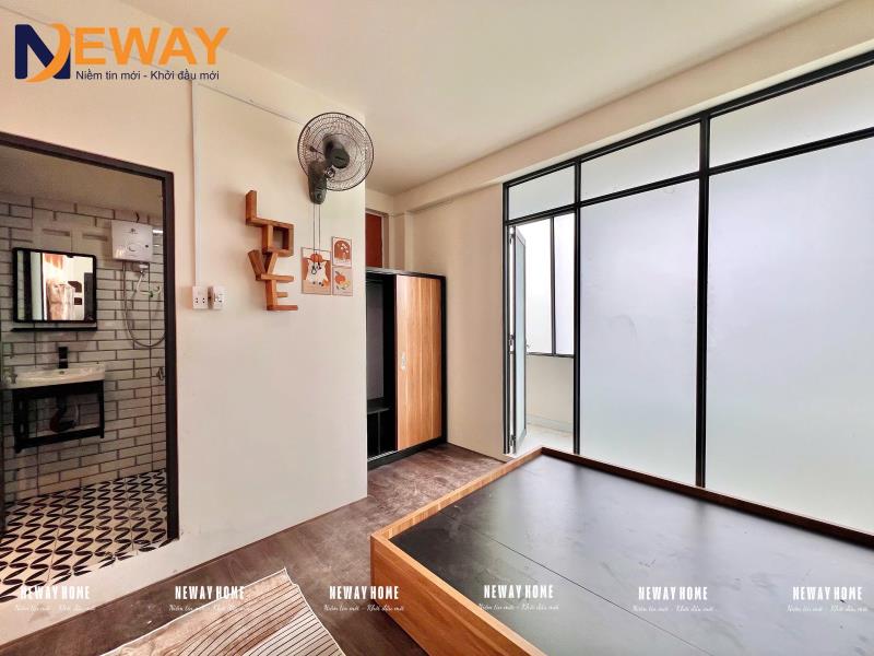 Nhà giá tốt | studio tách bếp | ban công siêu thoáng | ngay go trường chinh - 4