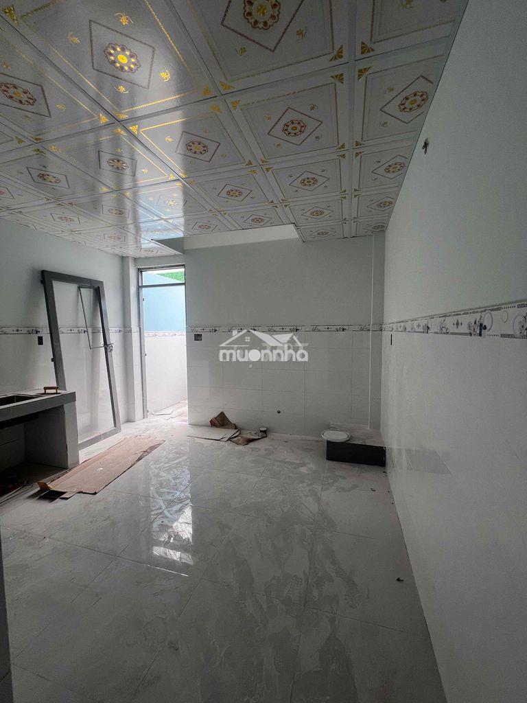 Cho thuê nhà đep hẻm tô ký. 4 x 25m. lửng. giá 8 triệu - 2