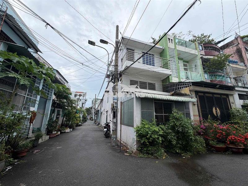 Nhà góc 2 mt 街角房屋，有两个临街面