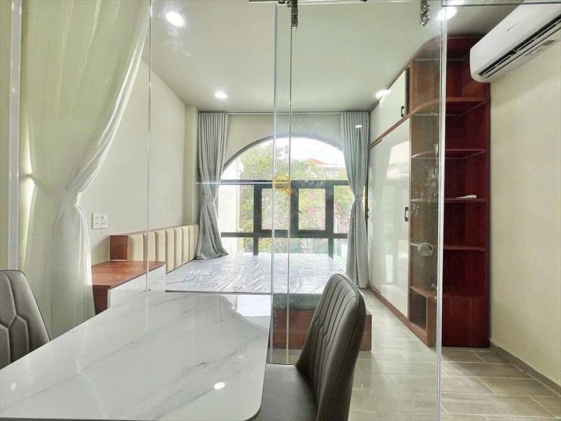 Căn hộ 1pn - tách bếp vách kính sang trọng - máy giặt riêng - ngay chân cầu bông - thuận tiện di chuyển q1, q3, phú nhuận 