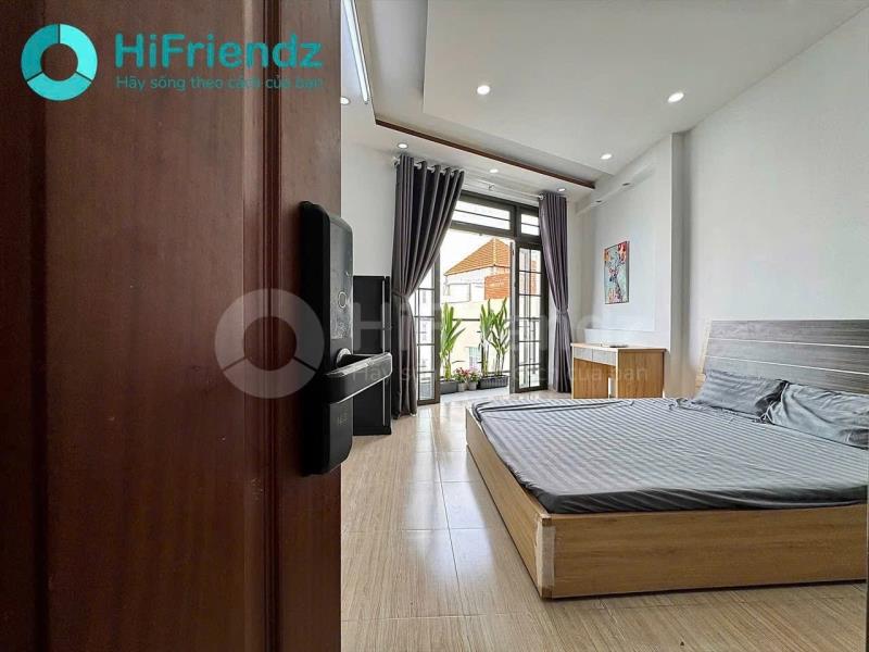 Cho thuê căn hộ ban công gần đh văn lang, tiện di chuyển phú nhuận, quận 1, quận 3, quận 10