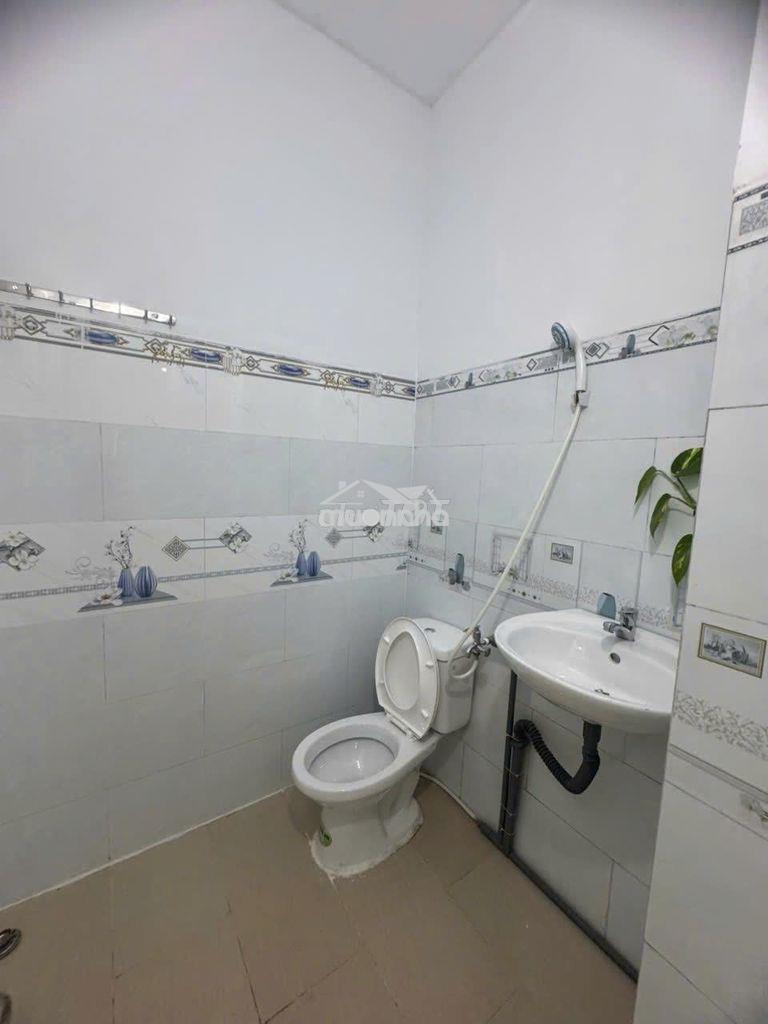 Cho thuê nhà 40m2 1 phòng ngủ 1 vệ sinh gò cát p phú hữu q9 - 2