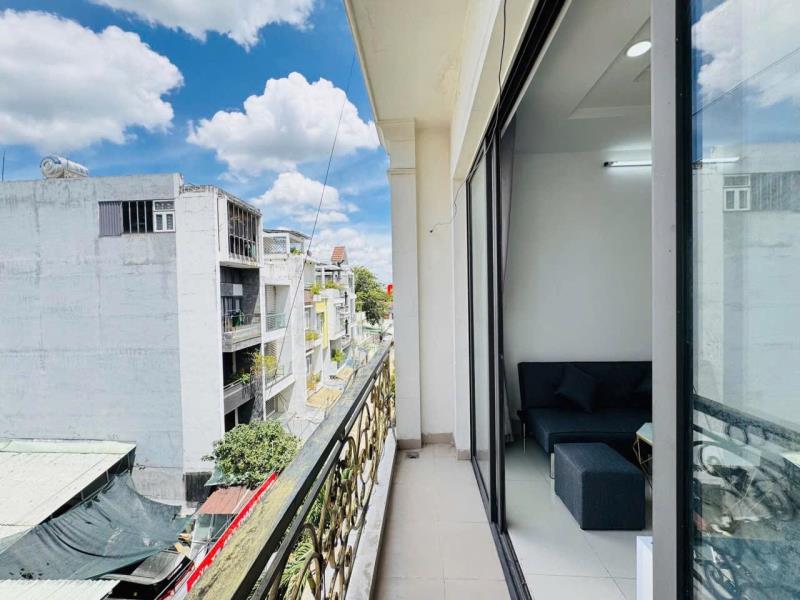 Cho thuê phòng trọ ban công full nội thất đường nơ trang long gần vlu3, gtvt, uef, hub - 2