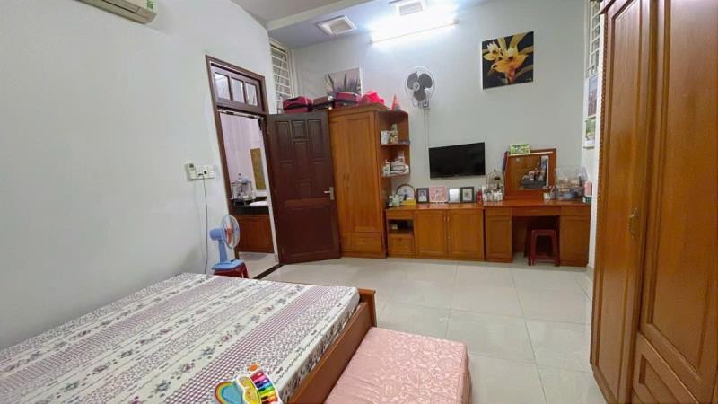 Giảm 3 tỷ ! nhà 4 tầng, gần ga t3, 110m2( ngang 5m ), hxh thông, sổ vuông - 4