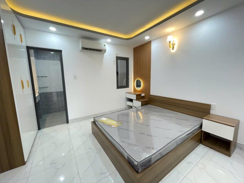 Căn hộ 1pn - ban công view landmark - máy giặt riêng - ngay ngã tư hàng xanh