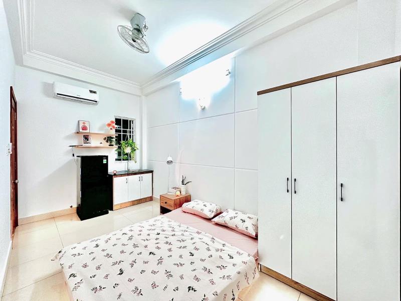 Phòng mới ngay dưới cầu bình lợi 5' qua đh văn lang