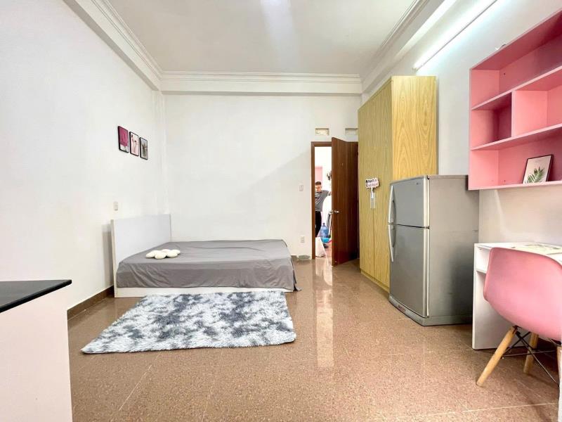 Cho thuê studio 20m2 giá sinh viên ngay trường đại học hutech - ngoại thương - uth - ngã tư hàng xanh - metro tân cảng
