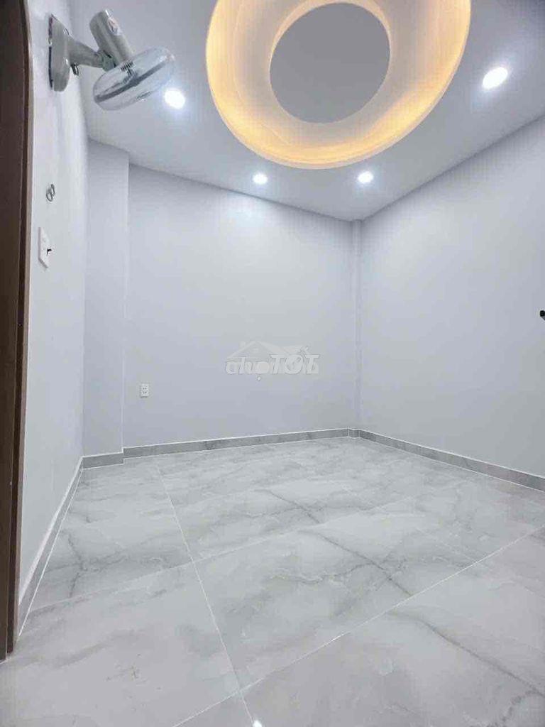 Nhà đẹp 3 tầng , góc 2mặt hẻm , 3pn , dt 42m2 , quận 4. - 4