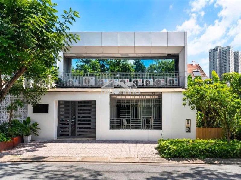 Cho thuê mặt bằng ngang 10m sàn suốt trung tâm quận 2