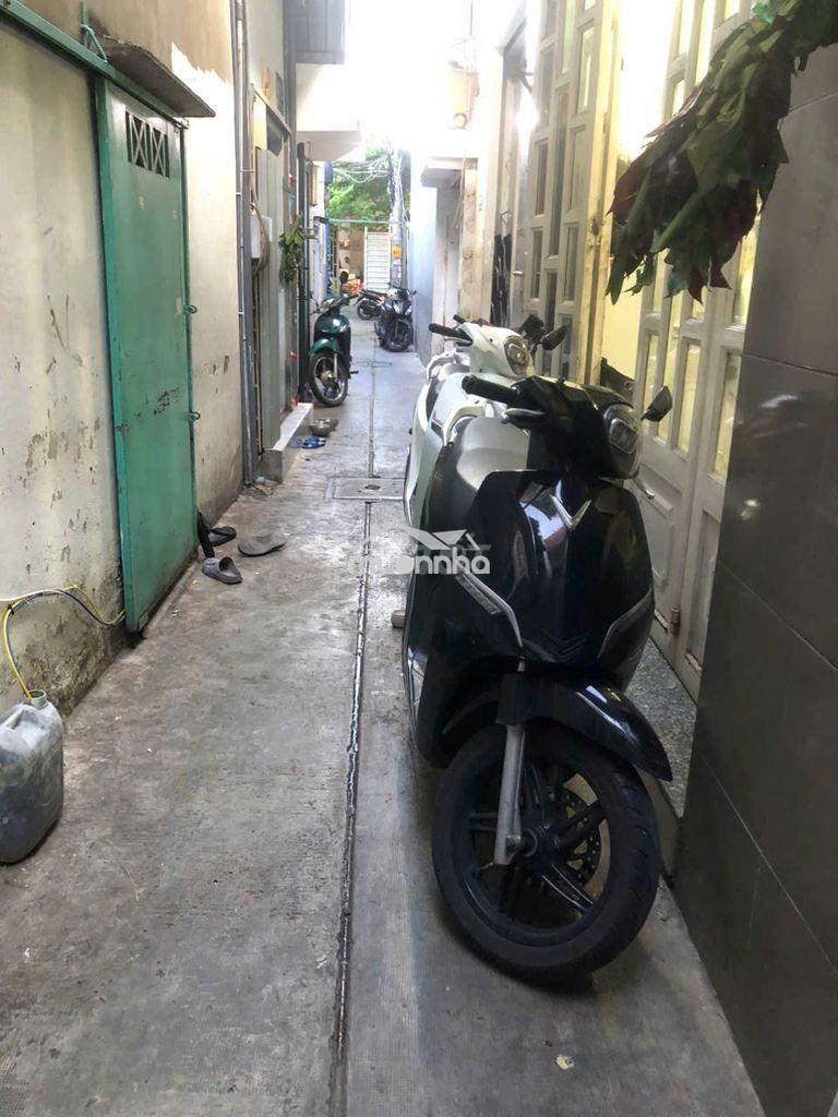 Bán nhà khu vực an ninh, gần bv bt, ubnd, trường mầm non, cấp 1,2,3.  - 4