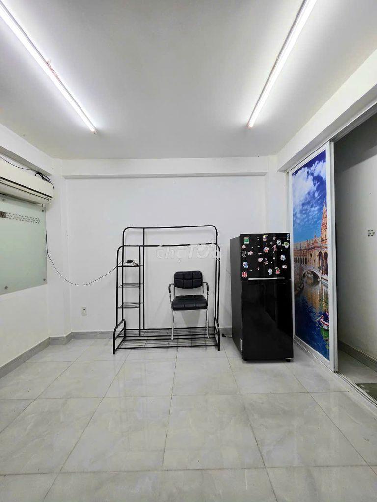 Cho thuê căn hộ thang máy - hoàng hoa thám,  chỉ tính điện và nước - Ảnh 2