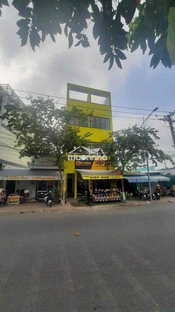 Cho thuê mặt bằng trệt- lầu 1, lầu 2, sân thượng tòa nhà màu  vàng phư - 2