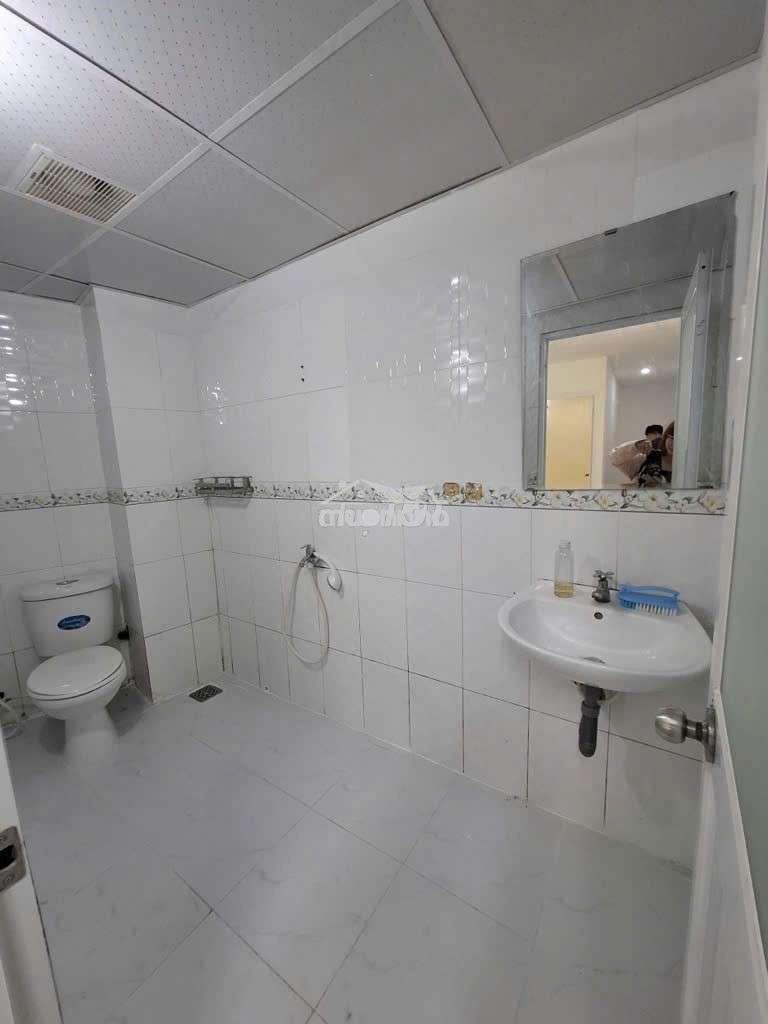 Nhỉnh 4t có nhà 2 tầng 76m2 gần mt phạm văn đồng, dt khủng nở hậu - 4