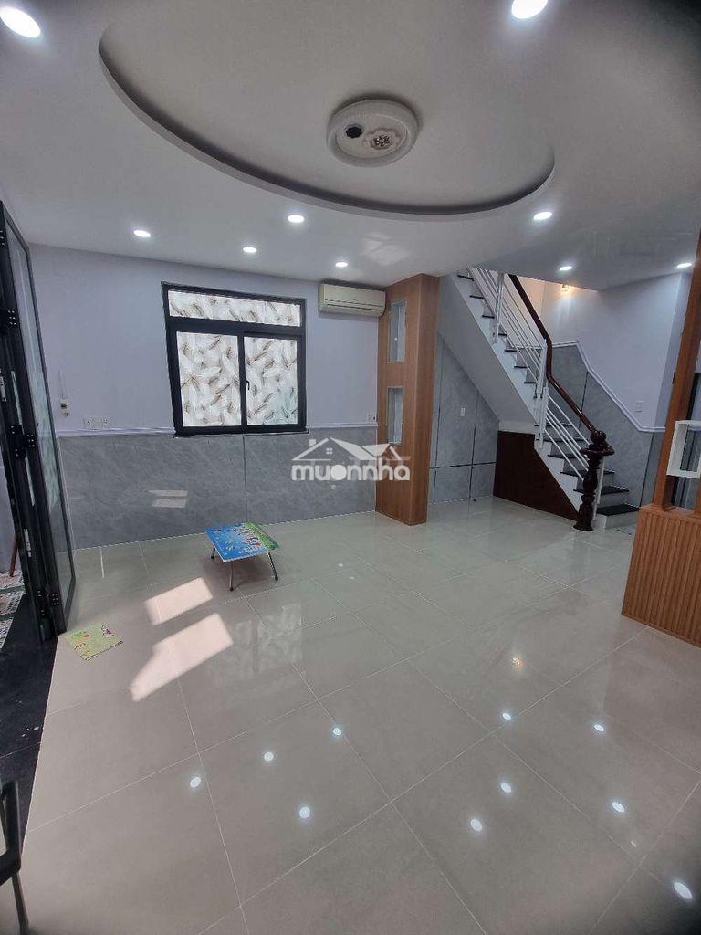 Chỉ 4 ty6 . nhà sổ riêng 5 x 9m 2 tầng . đường nguyễn thị xếu .q7  - 3