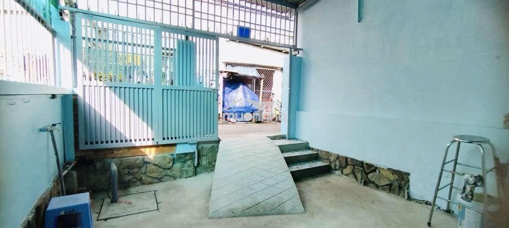 Bán nhà quận 12 hẻm xe hơi đường nguyễn thị kiểu nhà 2 tầng dt 68m2 - 2