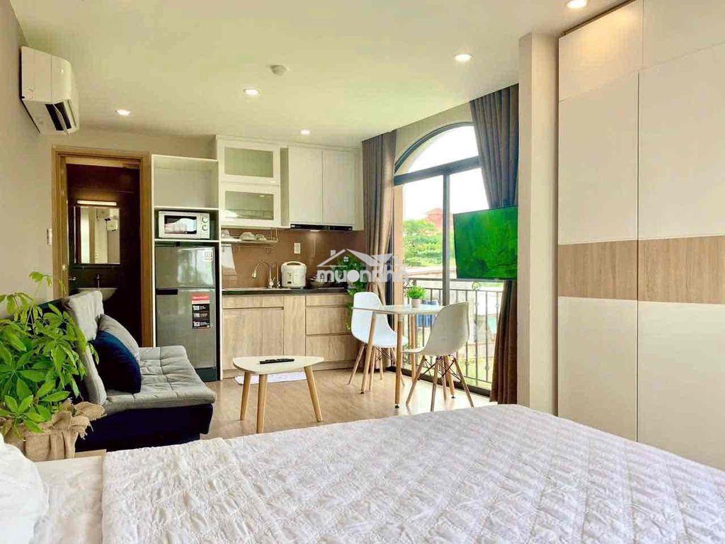 Studio ban công full nội thất gần vincom q9 - 3