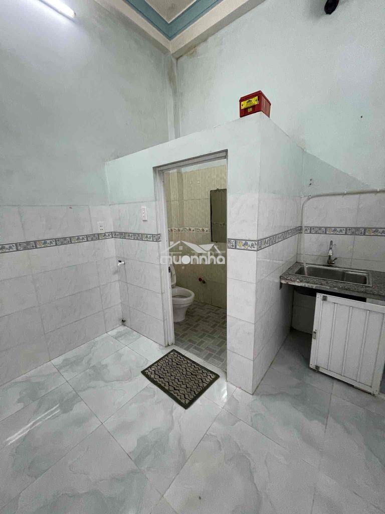 Phòng cho thuê có máy lanh , tủ lạnh đông hưng thuận 17 - Ảnh 4