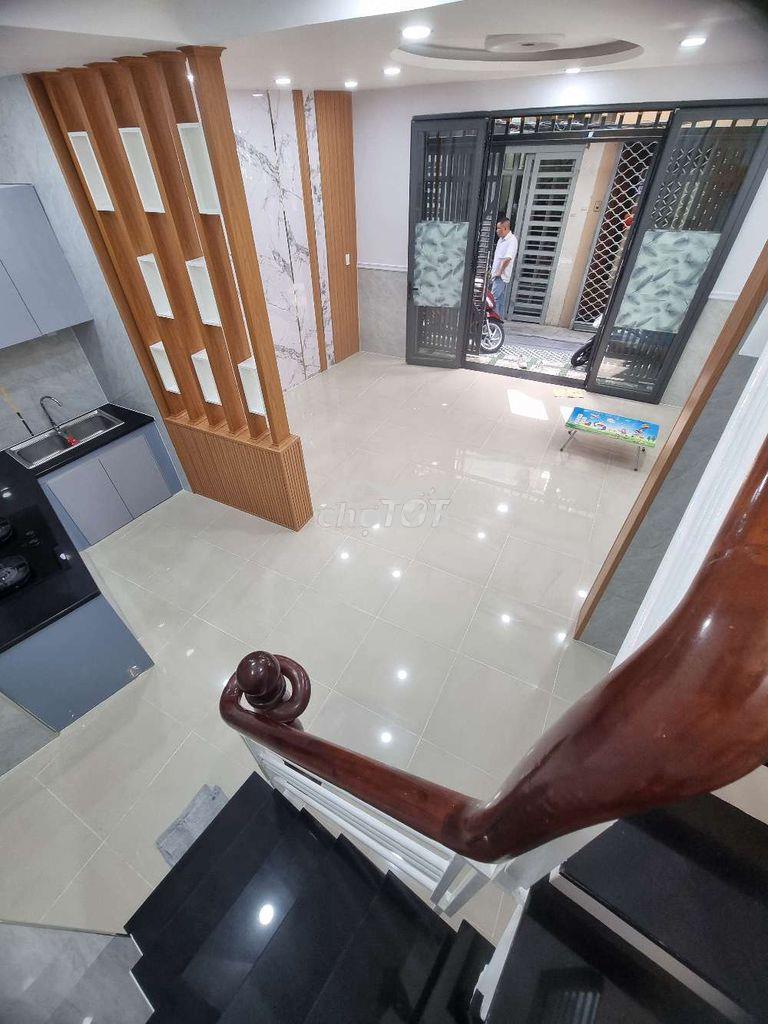 Chỉ 4 ty6 . nhà sổ riêng 5 x 9m 2 tầng . đường nguyễn thị xếu .q7  - 4