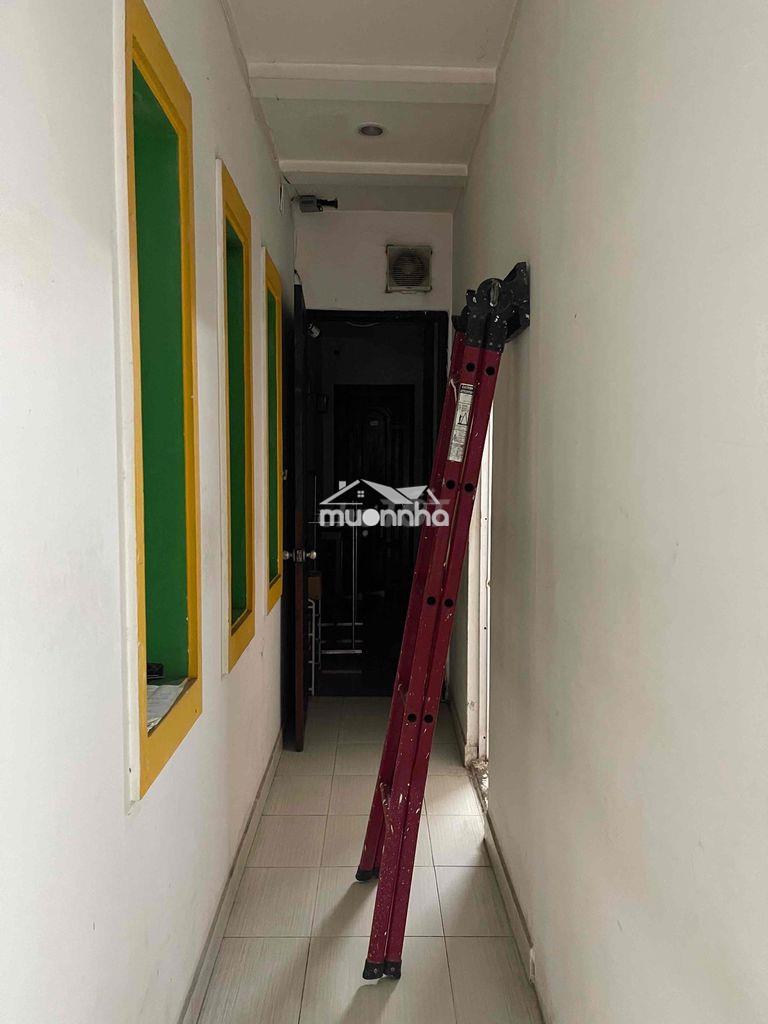 Lầu 1 có 2 phòng 1 wc  có ban công  ở gđ 4 đến 5 người - Ảnh 3