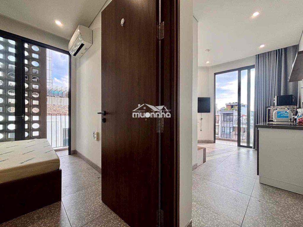 1 phòng ngủ, ban công ôm quanh nhà ở trung tâm quận 3 - 2